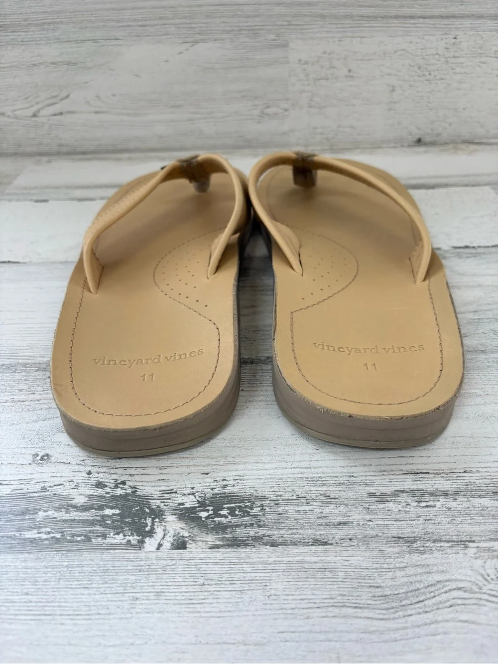 Vineyard Vines Men’s Size 11 Slip On Flip Flop Thong Sandals In Natural Tan